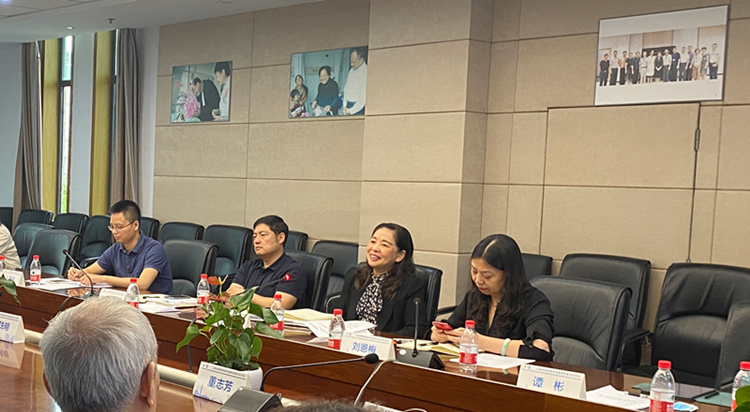 科研座谈会现场照片1_副本.png