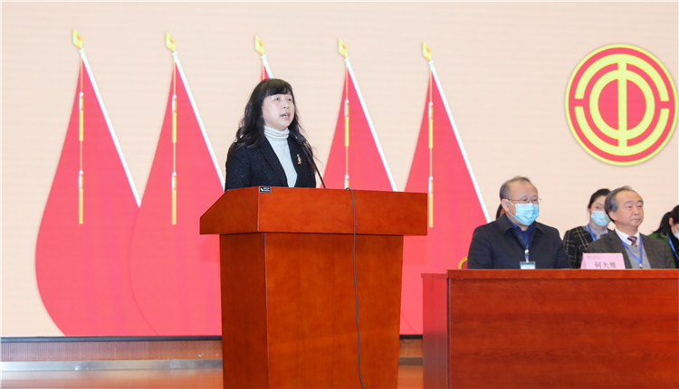 重医党委副书记冯跃林讲话.jpg