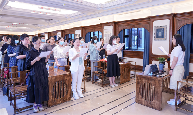1684715121113340.jpg 集体宣读青春倡廉行动倡议书.jpg