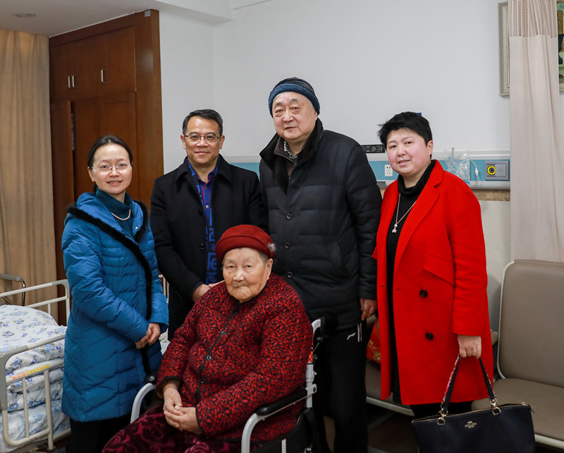 1548993404200399.jpg 董书记3_副本.jpg