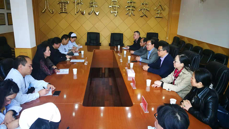 1542164630397871.jpg 专家一行与大理州妇幼保健院领导及儿科医务人员座谈_副本.jpg