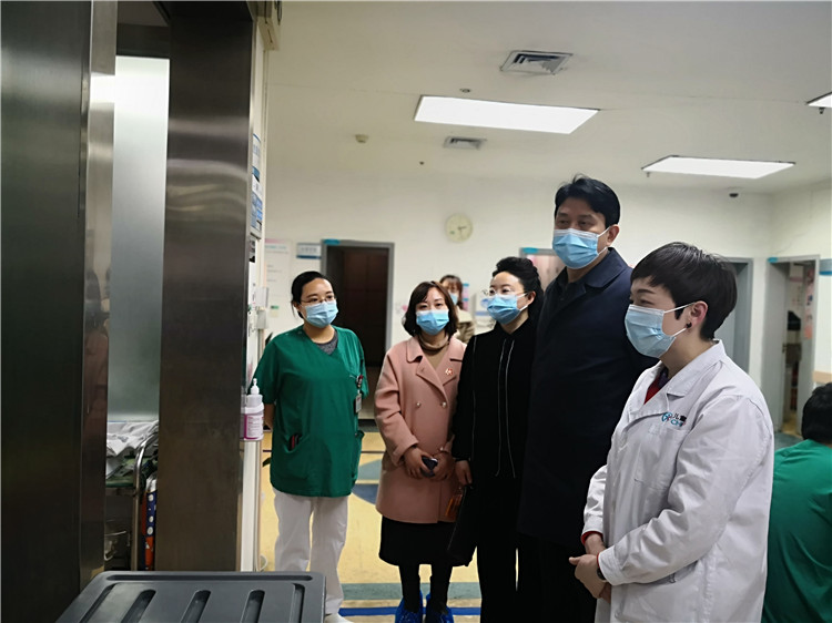 参观新生儿科.jpg