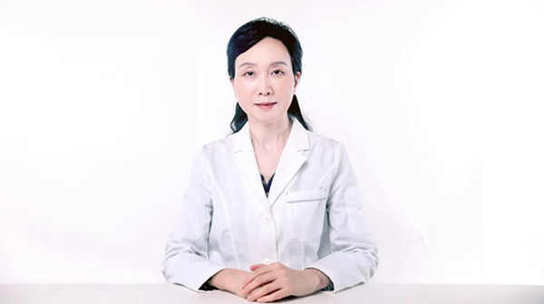 王珊_副本.jpg