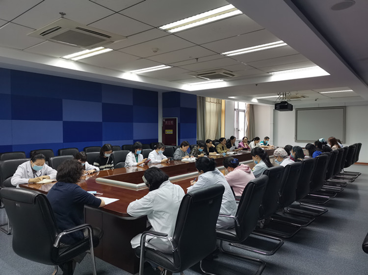 第三季度职工代表座谈会10.14_副本.jpg