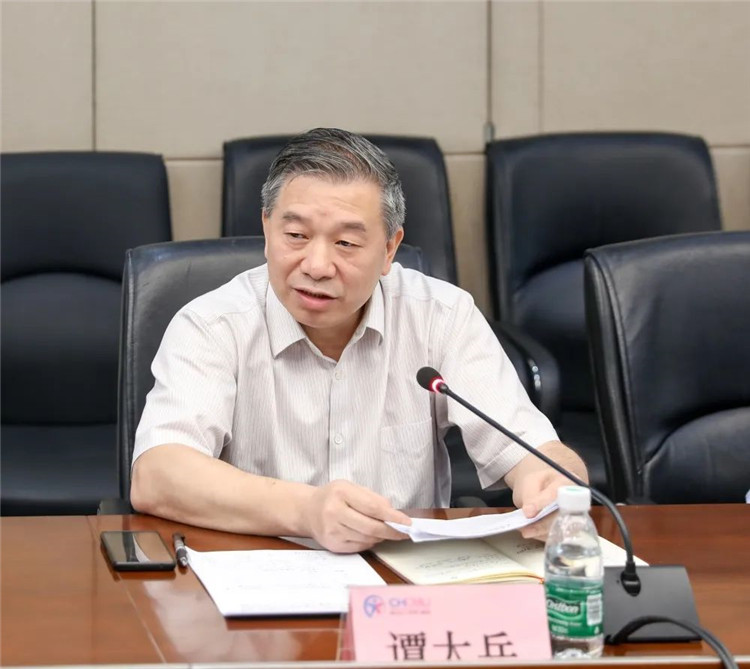 6党委委员、副院长谭大兵.jpg