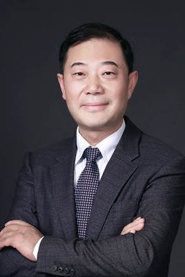王华_副本.jpg