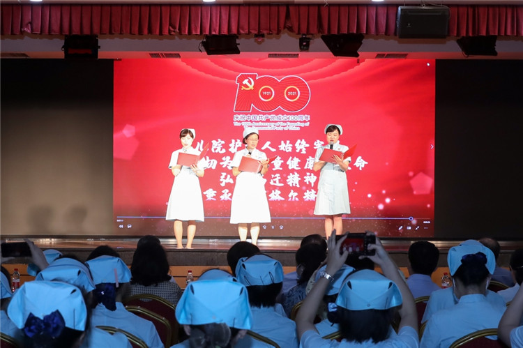 三个护士演讲.jpg