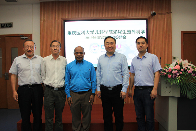 1561357273596635.jpg Jack Mulu受邀参加泌尿外科研究生答辩会_副本.jpg