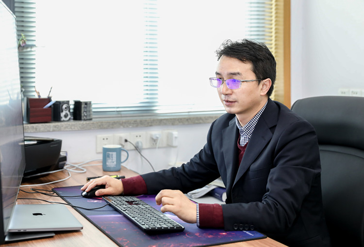 1673839402727541.jpg 寸玉鹏研究员工作照_副本.jpg