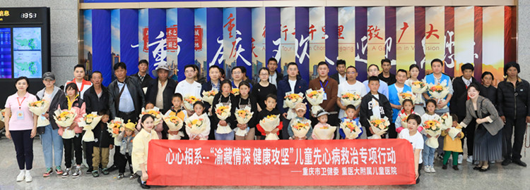1682147877852348.jpg 合影1_副本.jpg