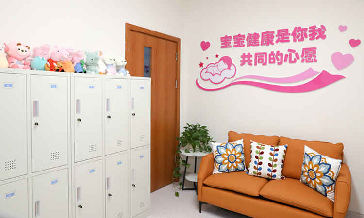 1649648617102928.jpg 1 加化NICU病区家属更衣间_副本.jpg
