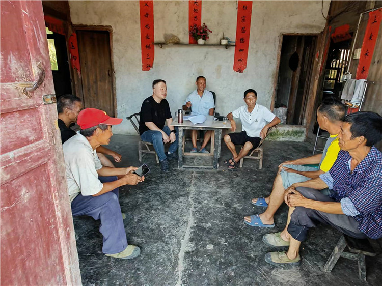 召开院坝会.jpg
