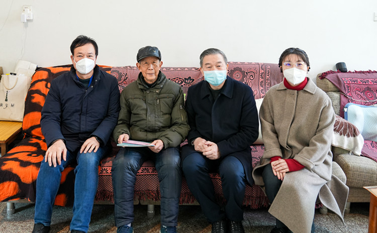 谭慰问社区1_副本.jpg