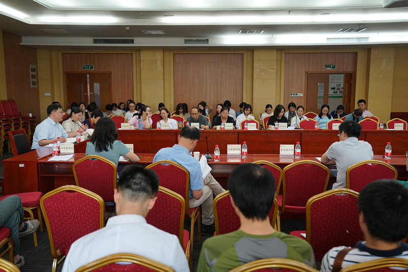赵晓东副院长主持会议_副本.jpg