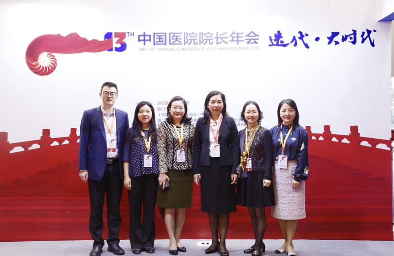 1574133062119968.jpg 李合影_副本.jpg